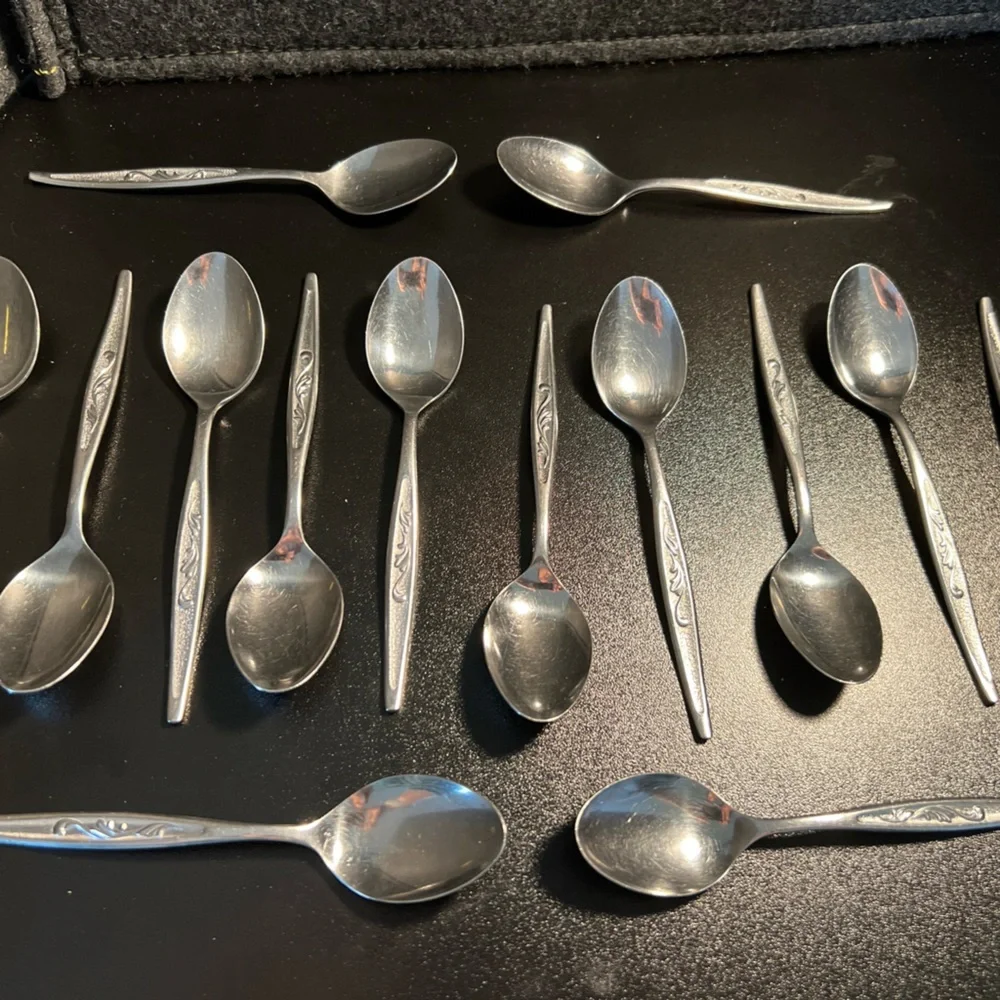 Set of 21 Tea Spoons by Carlton Stainless Japan WOODCREST‎ Flatware 5.5